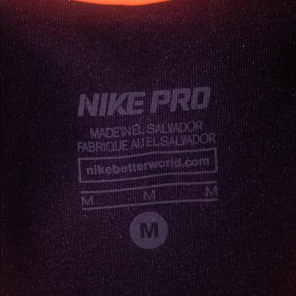❤️Nike Shirt❤️ - Picture 4 of 4
